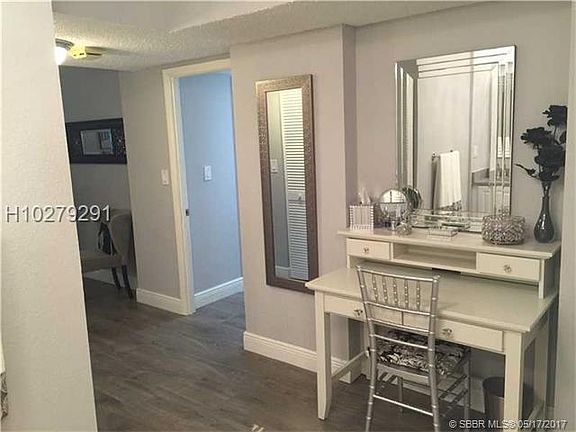 5th image of 2818 N 46th Ave APT 287K