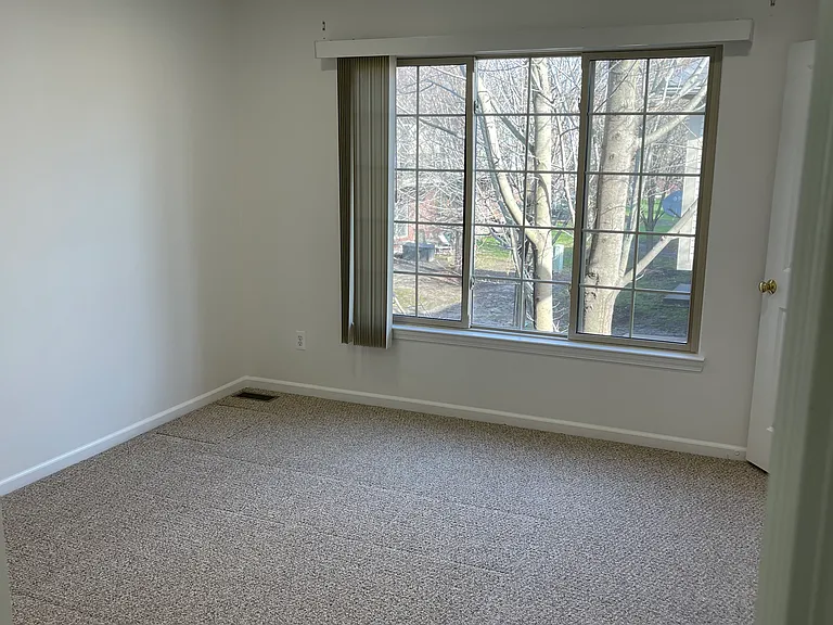 16713 Kensington Dr — Photo 22