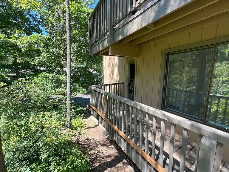 7548 SW Barnes Rd #E — Photo 3