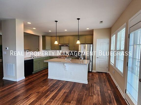 4th image of 1006 Sugarbush Trl
