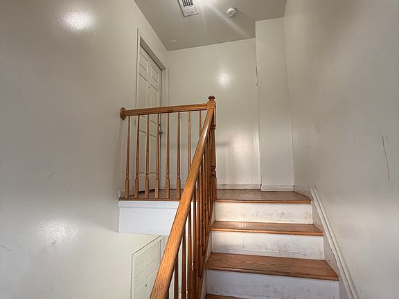 3rd image of 156 Johnson Ave