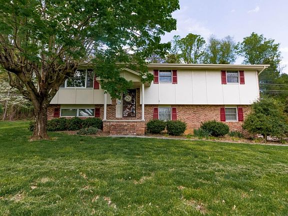 2nd image of 618 Seven Oaks Dr