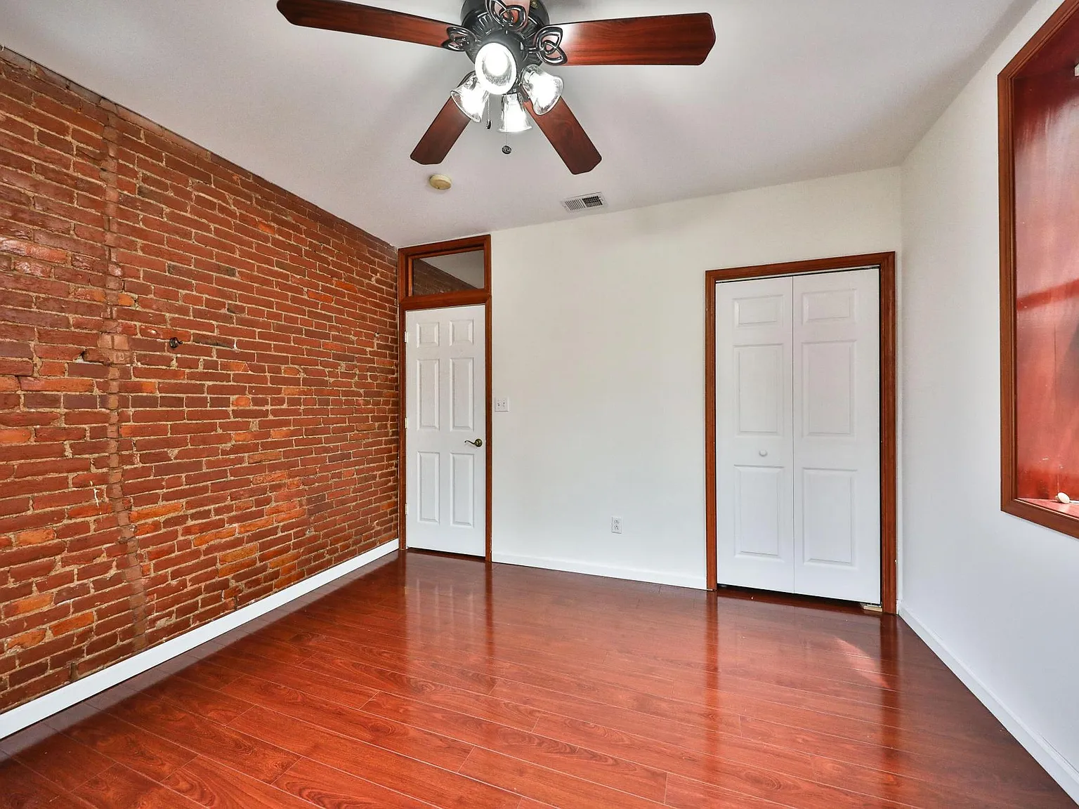 1828 W Girard Avenue — Photo 4