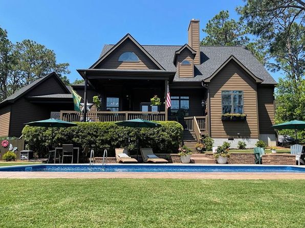 545 Central Dr