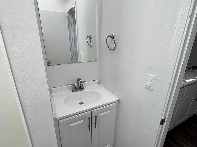 3706 E Fairmount St #N — Photo 6