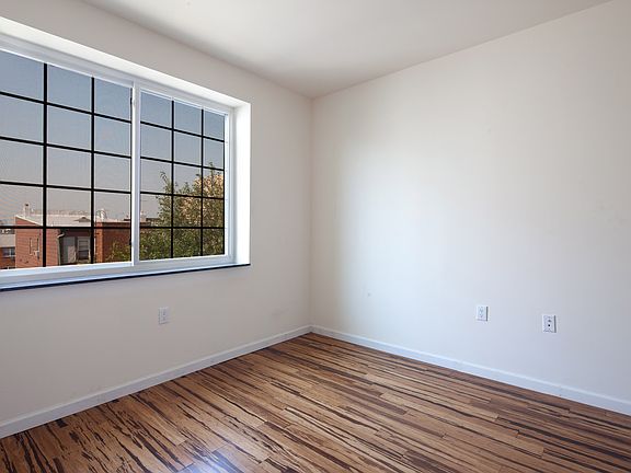 3rd image of 123 Kingsland Ave APT 2F