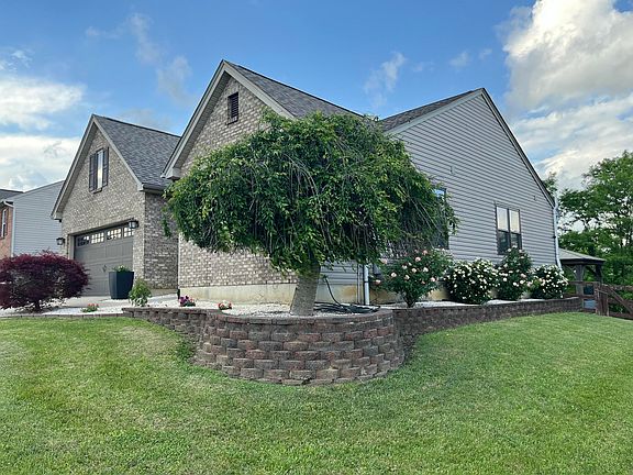 2nd image of 583 Rosebud Cir