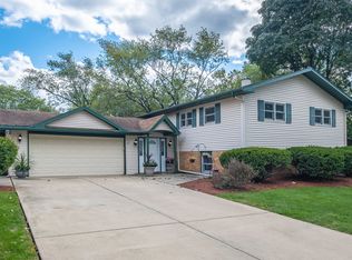 21W141 Coronet Rd, Lombard, IL 60148