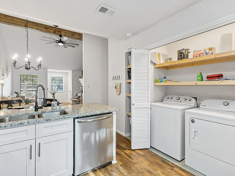 2918 Timothy Ln — Photo 20