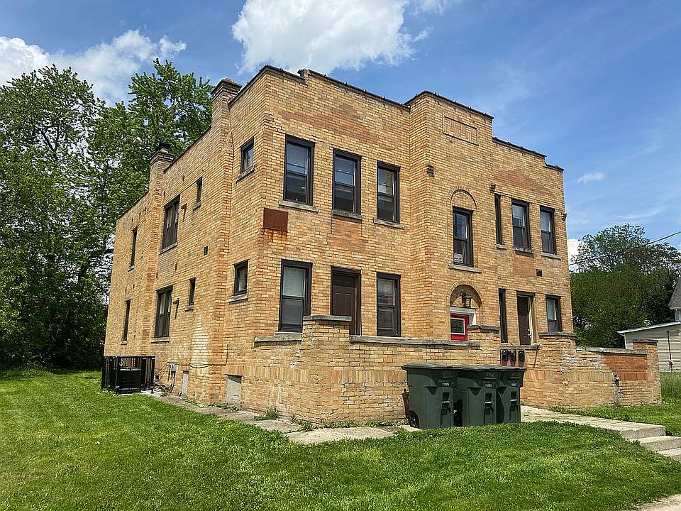 1st image of 884 E Mound St