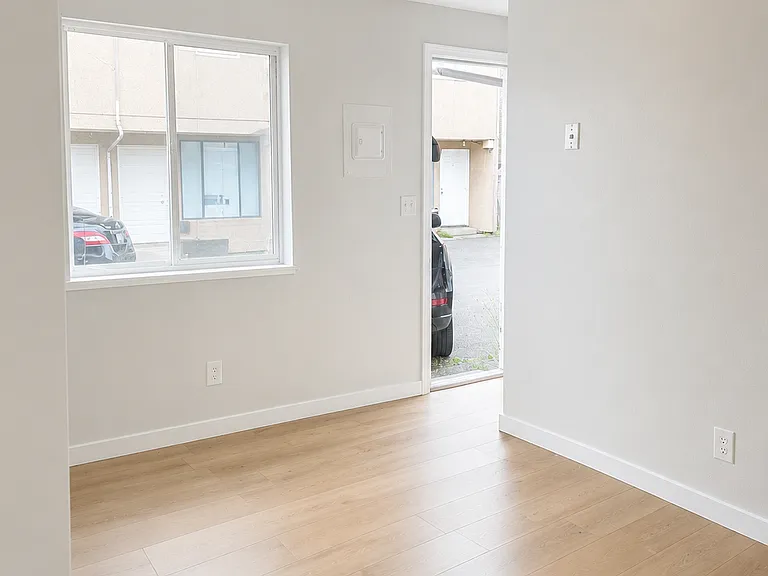 703 Woodford Ave N #3A — Photo 24