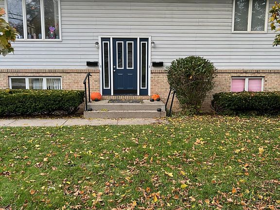 2nd image of 704 E Lincoln Ave