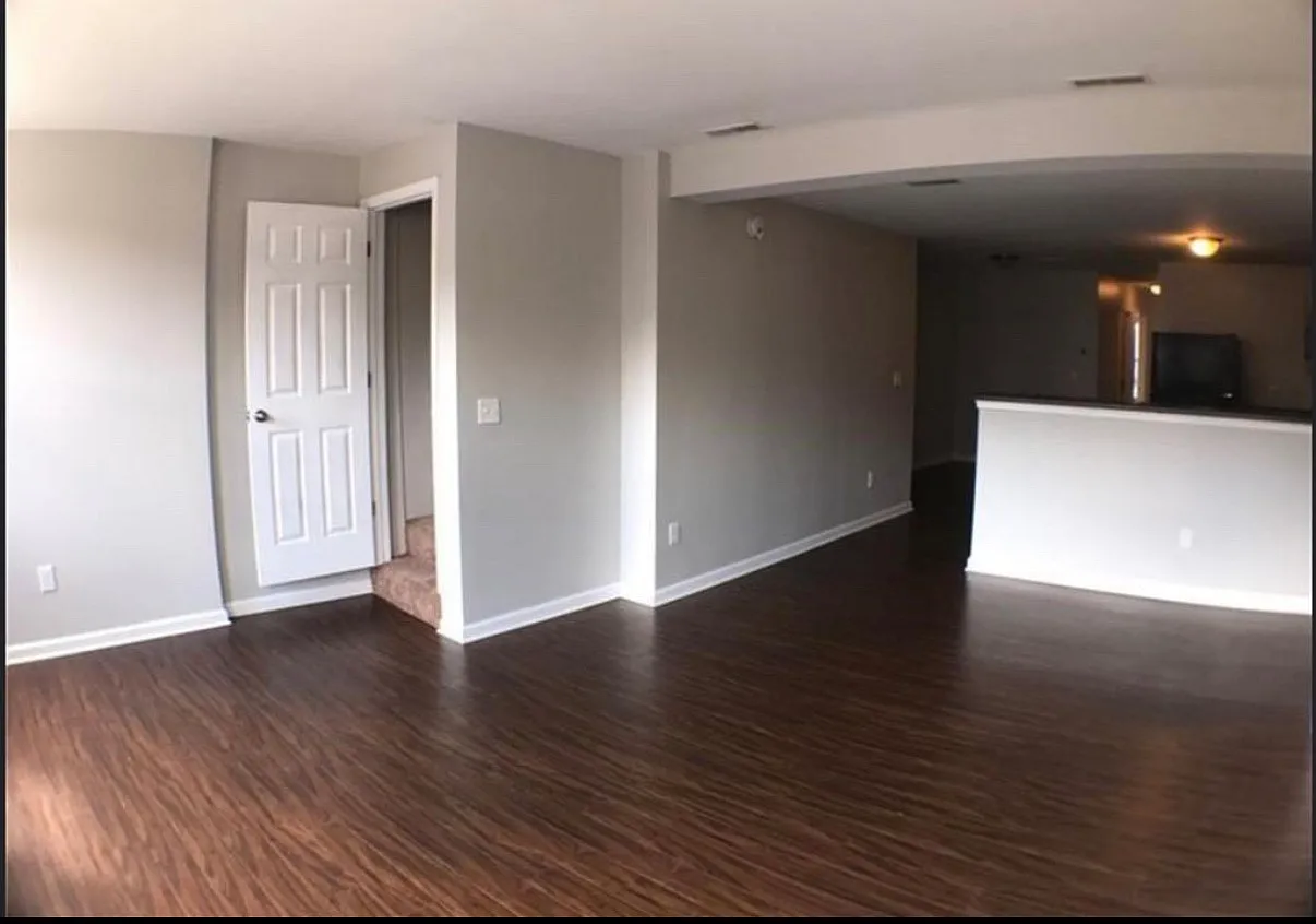 3 bed, $1,510 — Photo 1