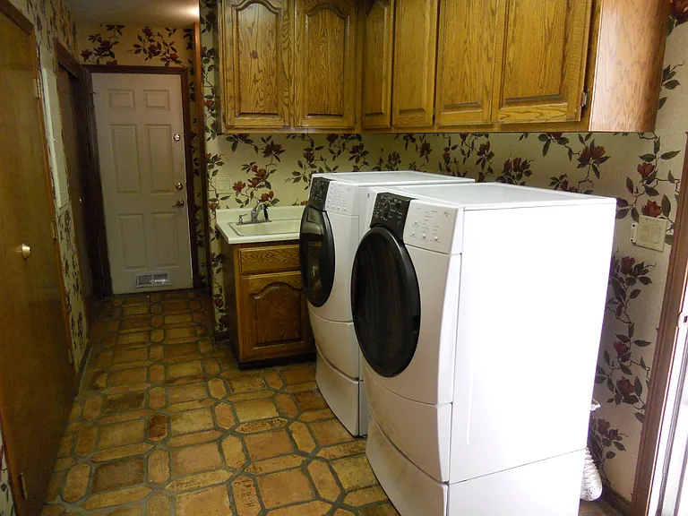 2313 Wimbledon Dr — Photo 26