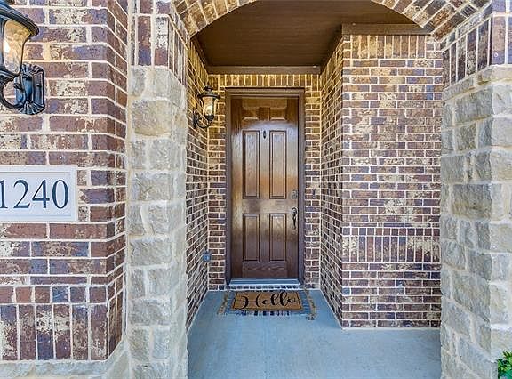4th image of 1240 Woodlawn Ave