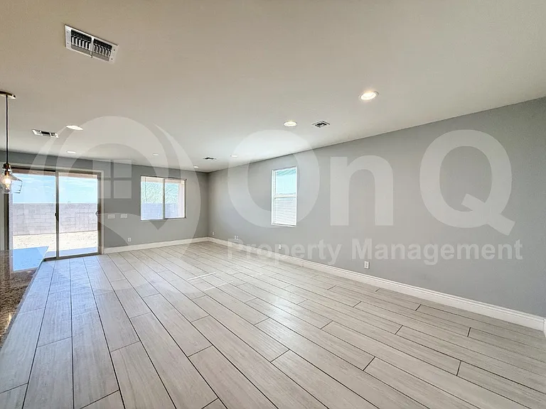 18797 W Becker Ct — Photo 7