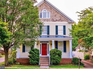 10 Memorial Dr NW, Leesburg, VA 20176