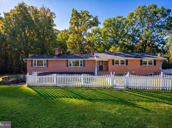 6320 Massaponax Church Rd, Fredericksburg, VA 22407