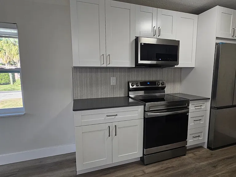 2704 W Saint Louis St #A — Photo 6
