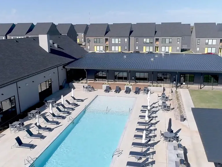 Liberty Creek Village — Photo 1