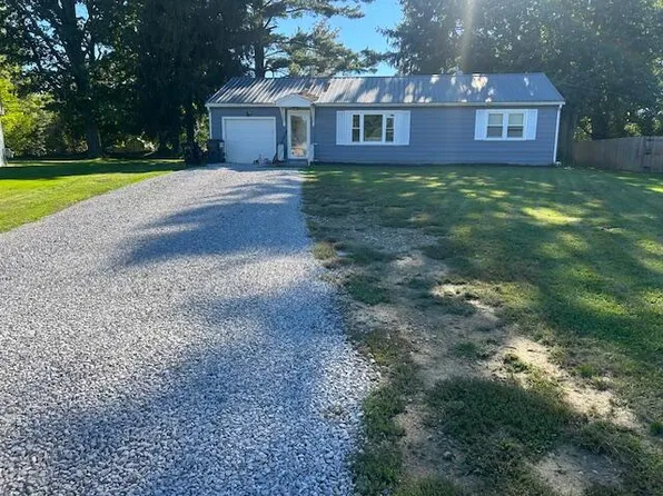 731 Maple Heights Dr, Galion, OH 44833