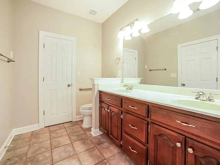 2875 Liverpool Ln — Photo 10