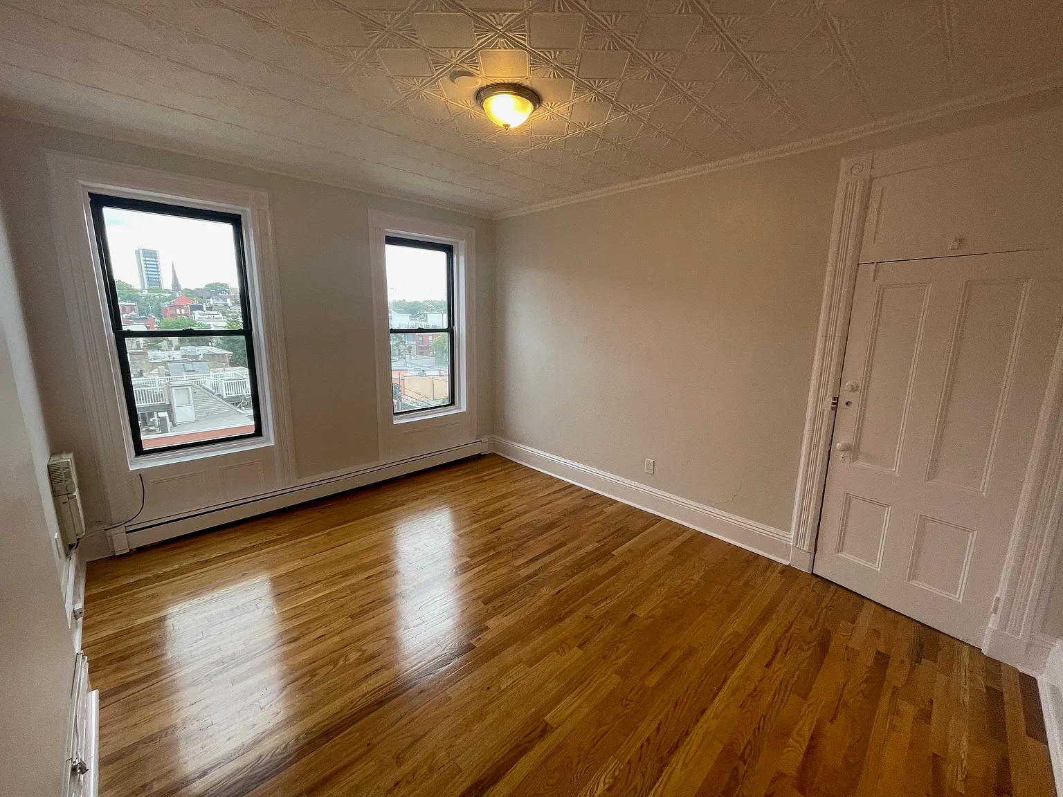 800 Park Avenue — Photo 1