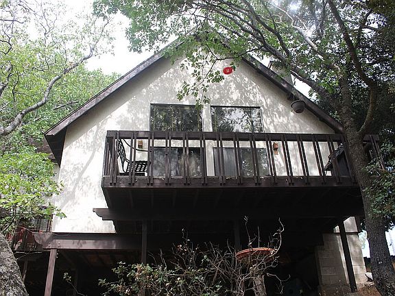 2nd image of 876 Woodlawn Dr