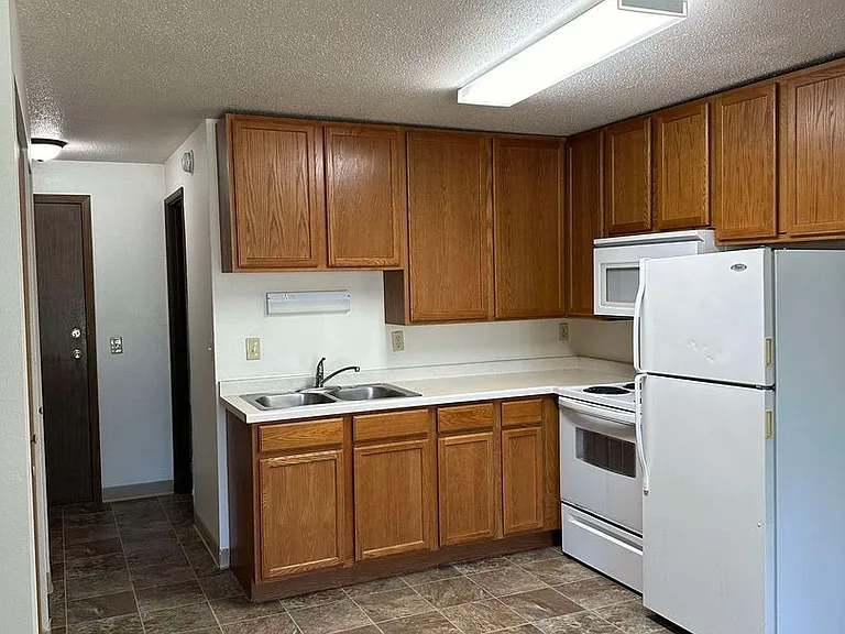Park Place West Apartments — Photo 2