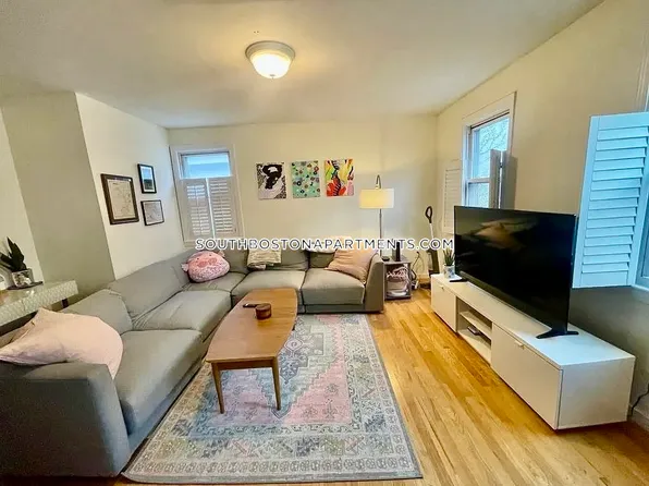 254 W 3rd St APT 3, South Boston, MA 02127