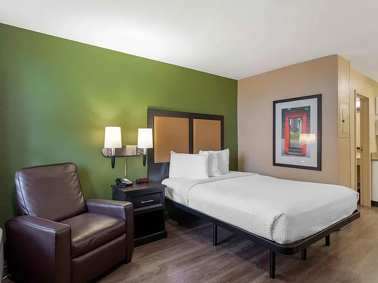 Studio Suite - 1 Queen Bed