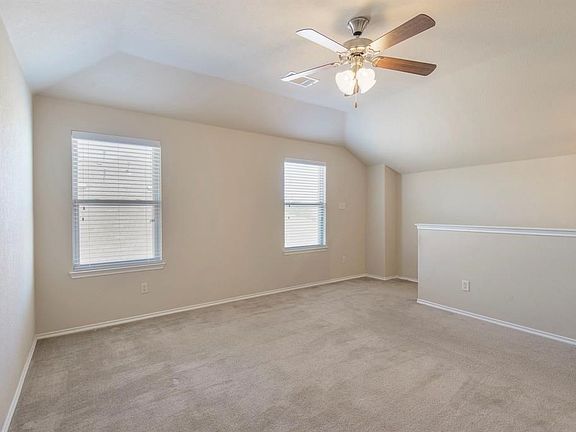 3rd image of 1113 Lake Grove Dr