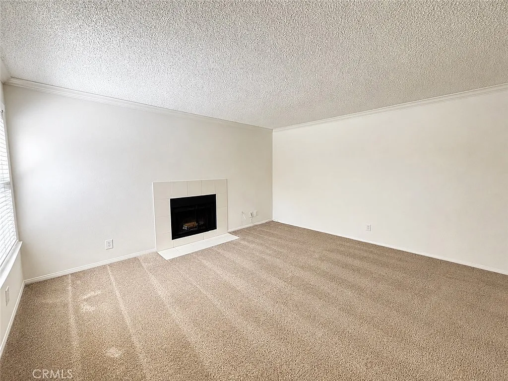2 bed, 983 sqft, $2,600 — Photo 3