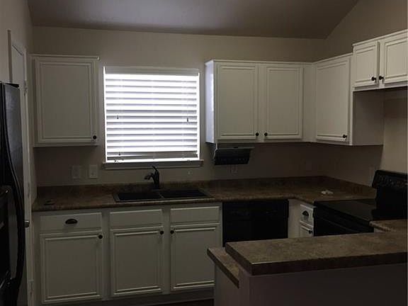 3rd image of 10608 Flamewood Dr