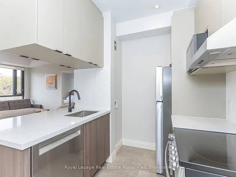 1000 Bathurst St #301 — Photo 17