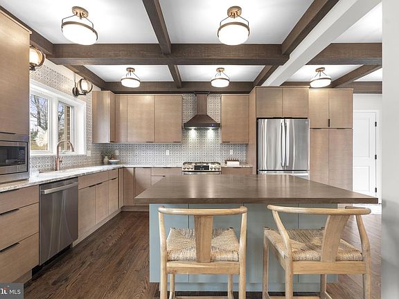 4th image of 1100 S River Landing Rd