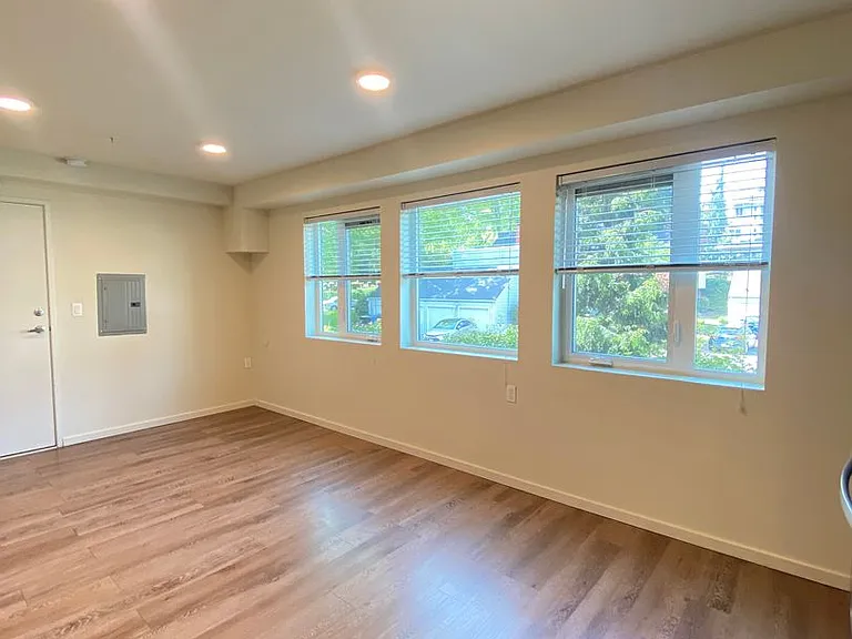 Plaza Apartments — Photo 156