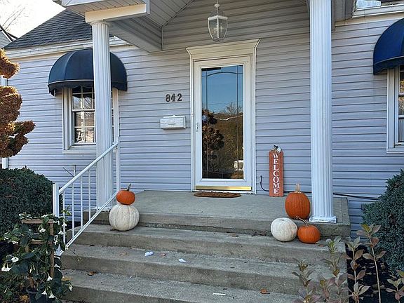 2nd image of 842 Forest Dr