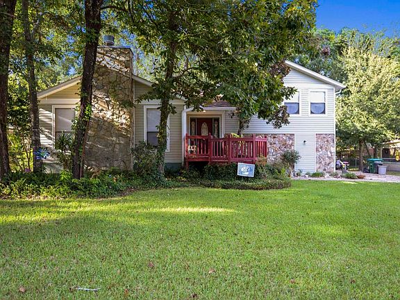 2nd image of 17 Oaklawn Dr