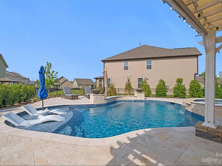 1003 Angora Ct — Photo 9