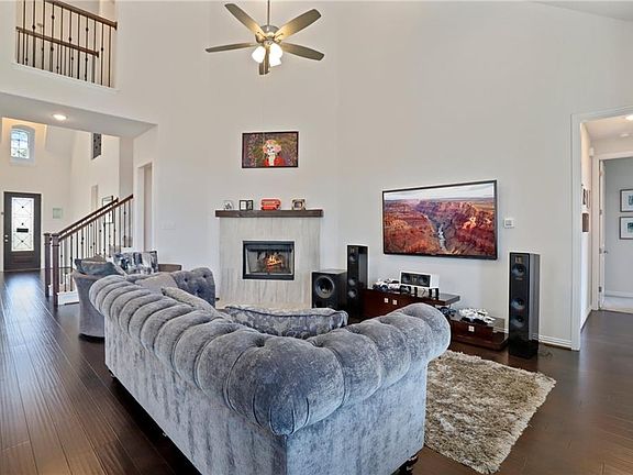 3rd image of 2512 Belen Dr