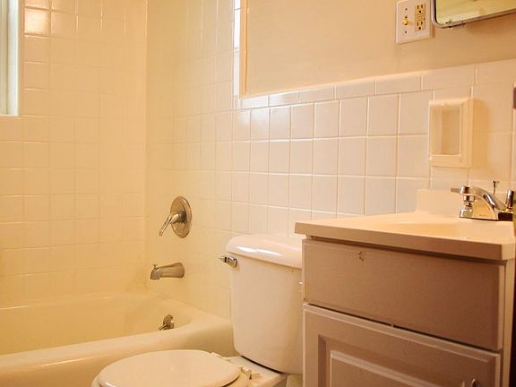 3rd image of 781 Clanora Dr #3