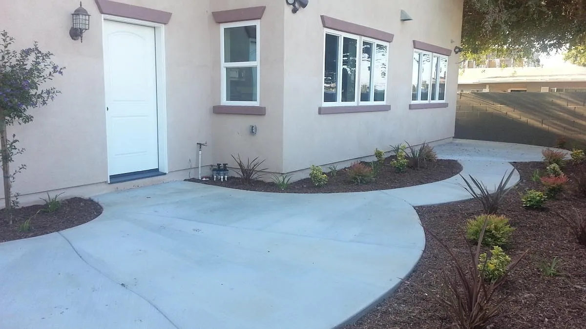 4 bed, 2100 sqft, $5,250 — Photo 3