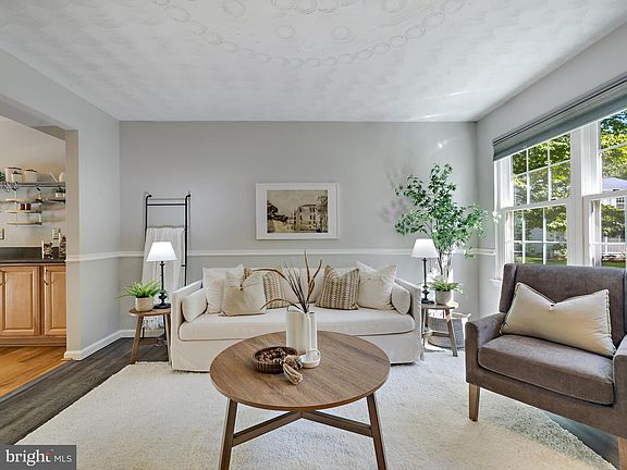 4th image of 1402 Iron Horse Ct