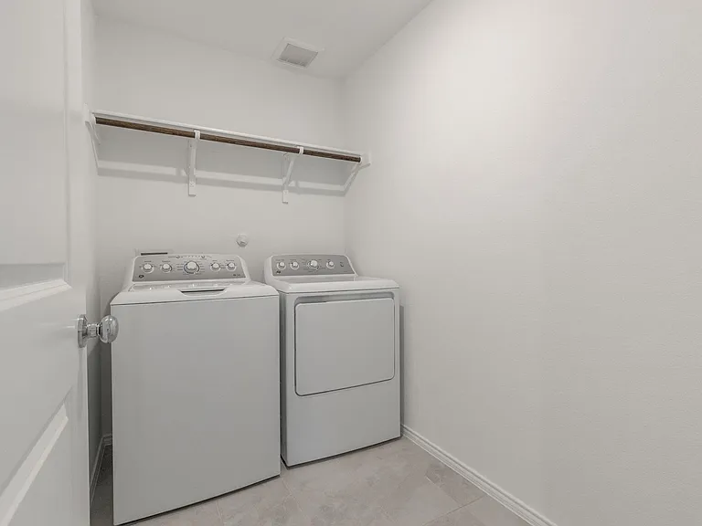 1516 Vattier St — Photo 20