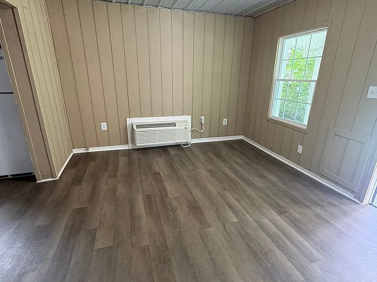 313 Frazier Ave — Photo 2