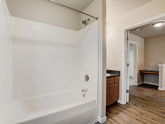3rd image of 675 White Oak Cir #334