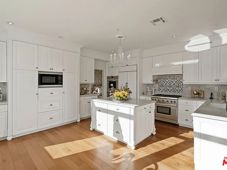 3900 Hilton Head Way — Photo 6