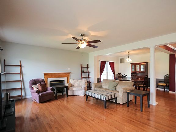 3rd image of 2601 Schumann St