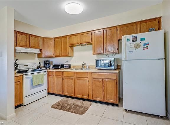 4th image of 27730/732 Pierce Ave
